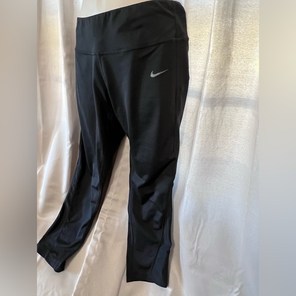 Women's Nike Dri-Fit Black Workout Capris - Picture 3 of 10